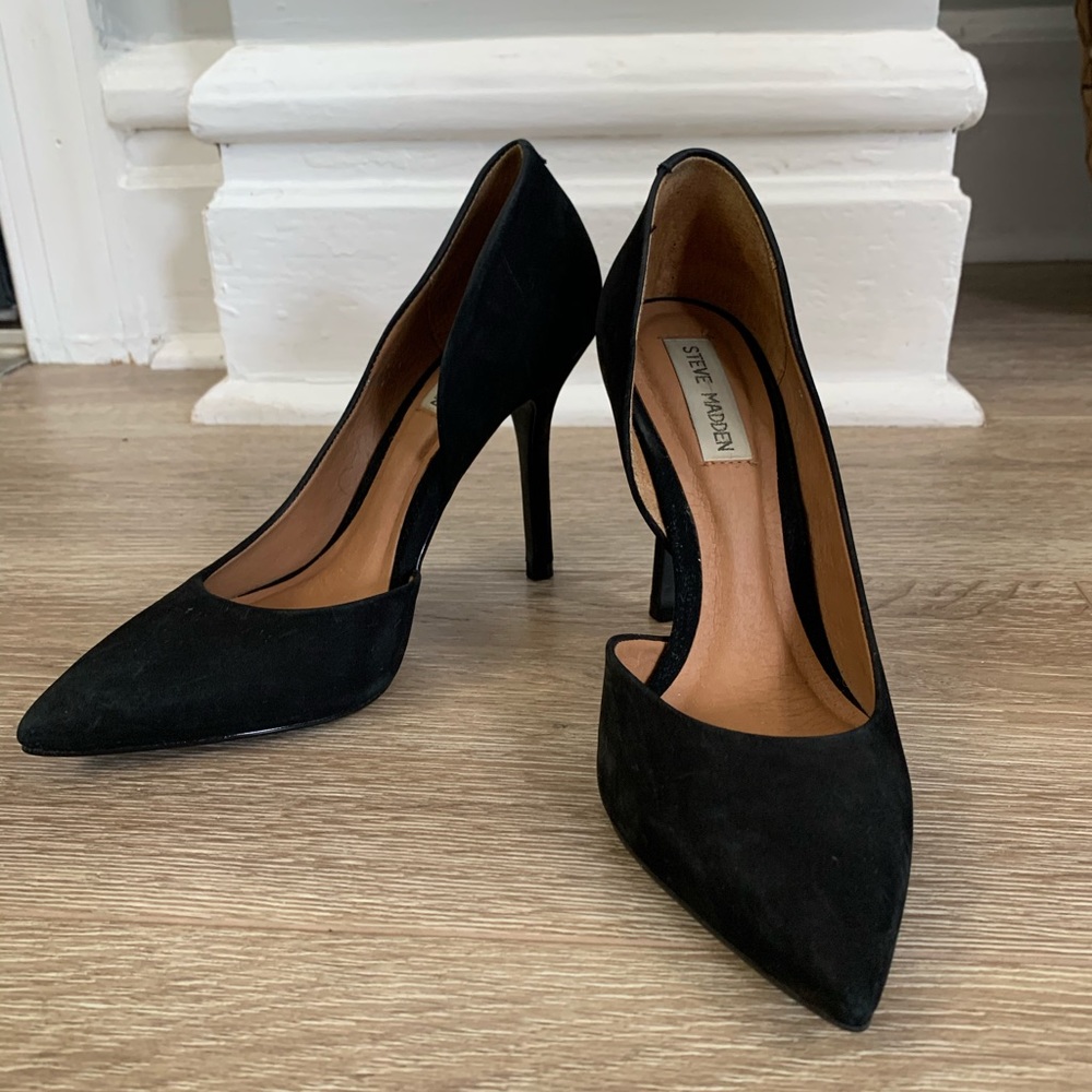 Steve Madden Black Suede Pumps